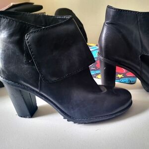 CLARKS  heeled boots Size 9.5US(UK7)